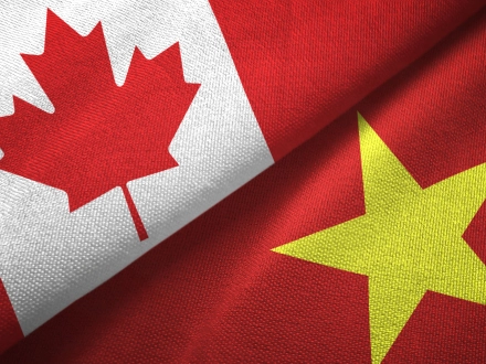 캐나다-베트남 무역 관계/국기